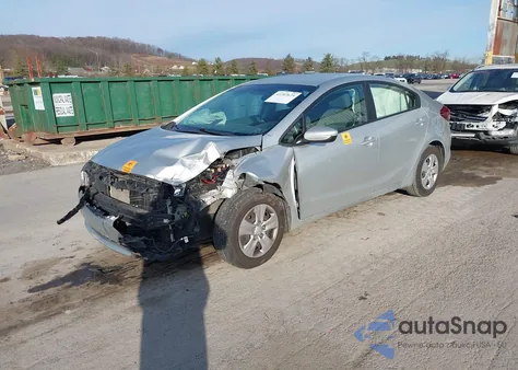 2017 Kia Forte Lx z USA, uszkodzony, nr VIN 3KPFK4A75HE034896